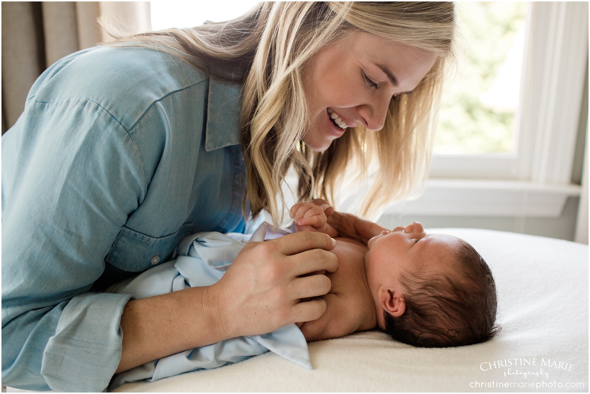 happy mama with newborn, alpharetta newborn photographer 