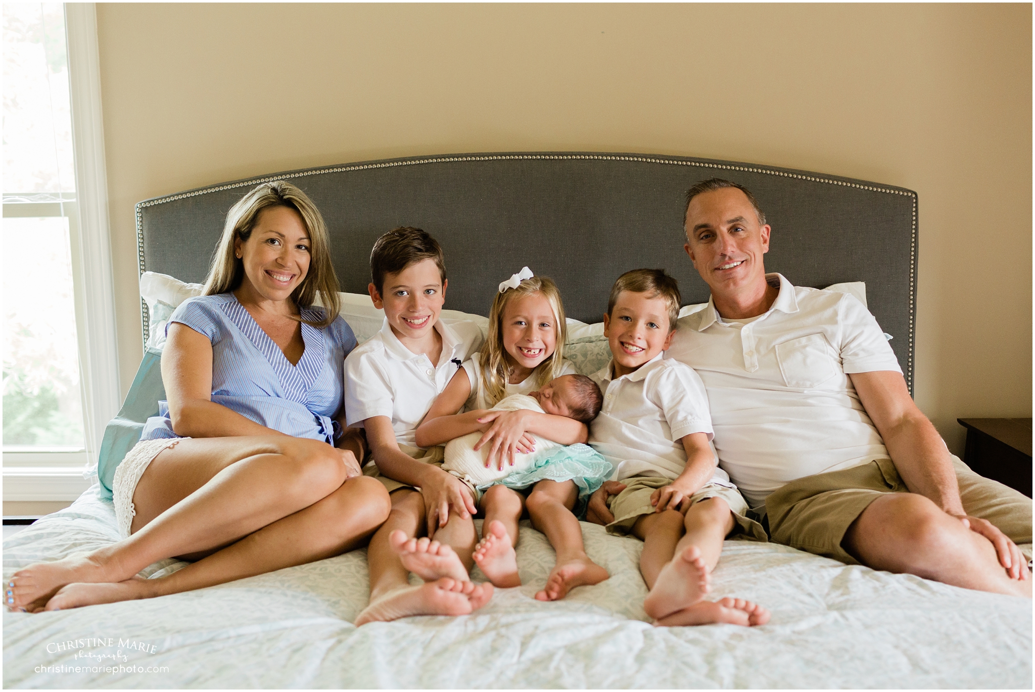 family of 6, lifestyle newborn photographer