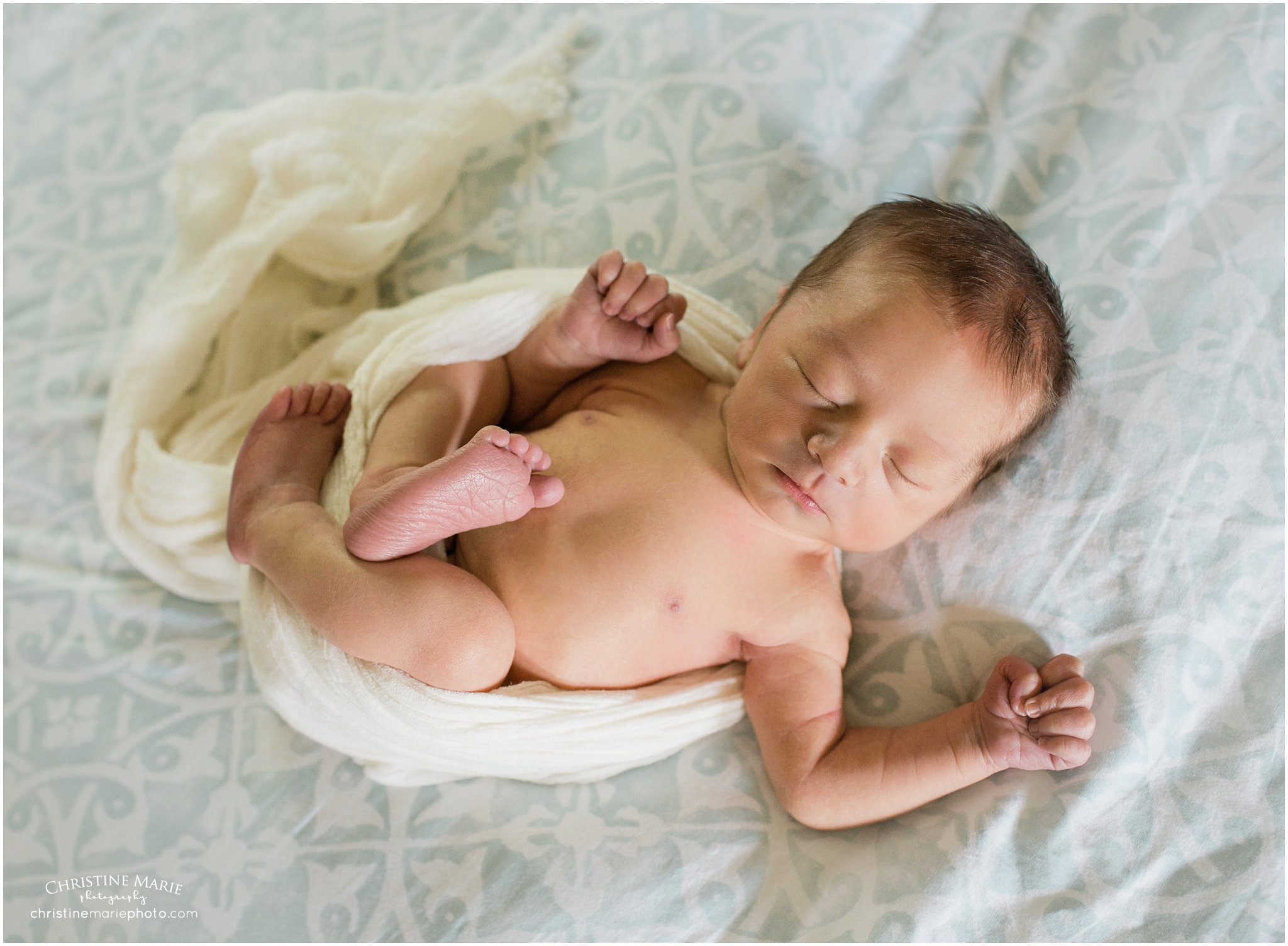 baby on bed, johns creek newborn photos