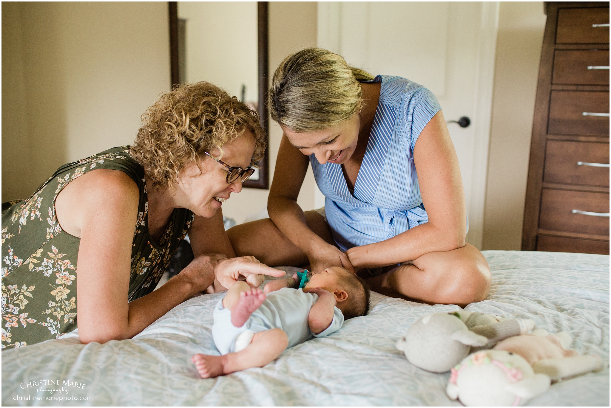 mother and grandmother with newborn