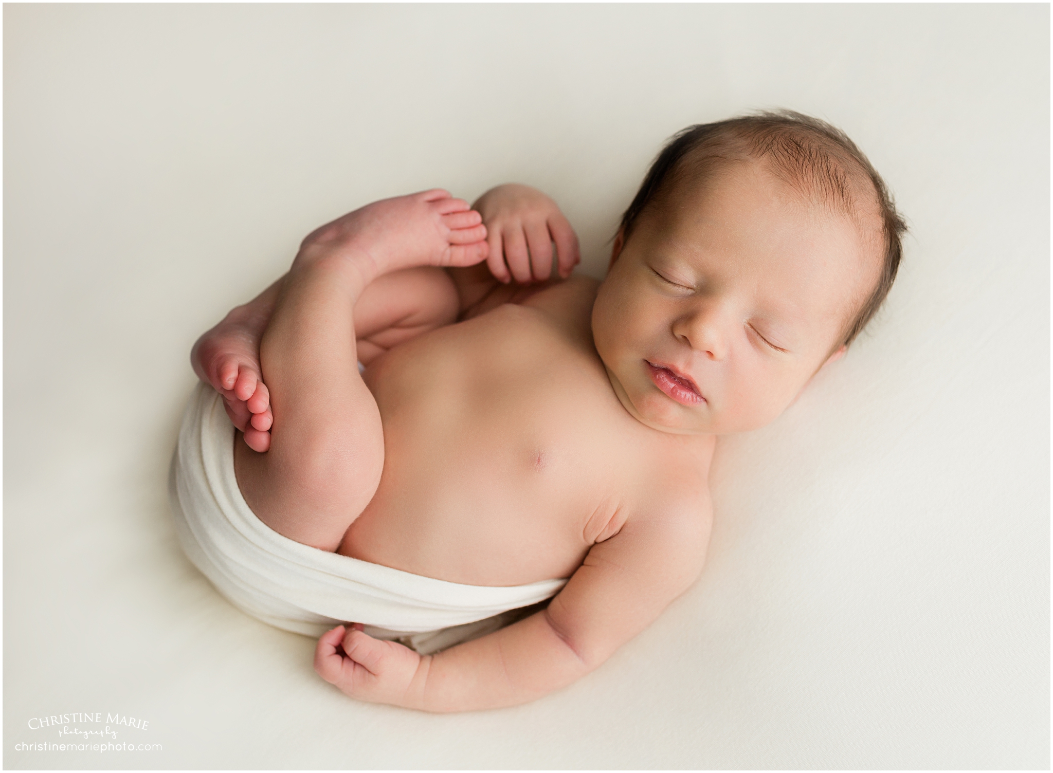 natural newborn posing, christine marie photography