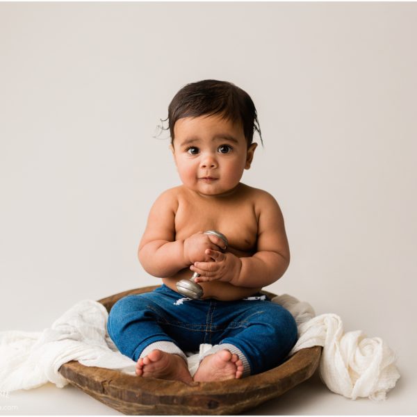 6 month photos for baby | Cumming Milestone Photographer