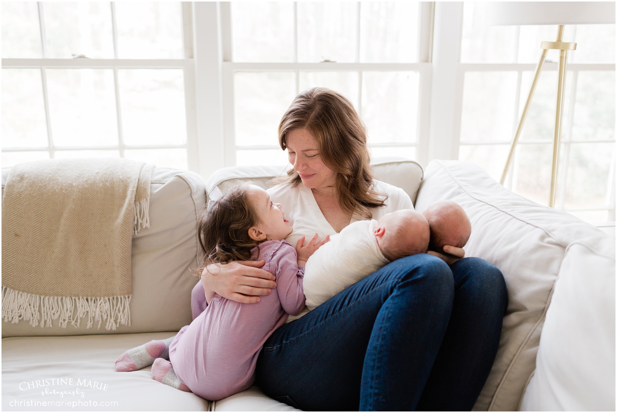 lifestyle newborn photographer atlanta