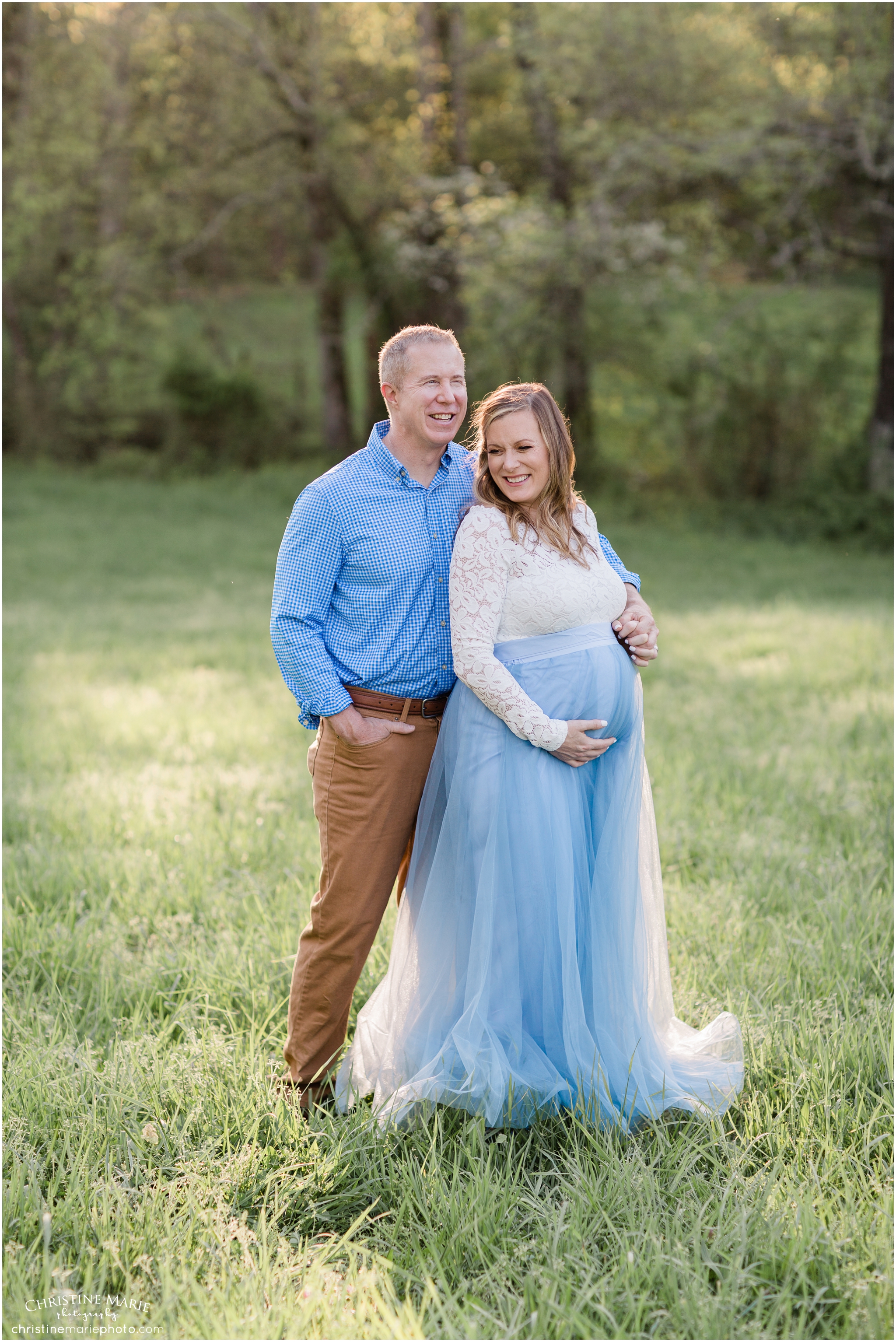 maternity photos in the country 