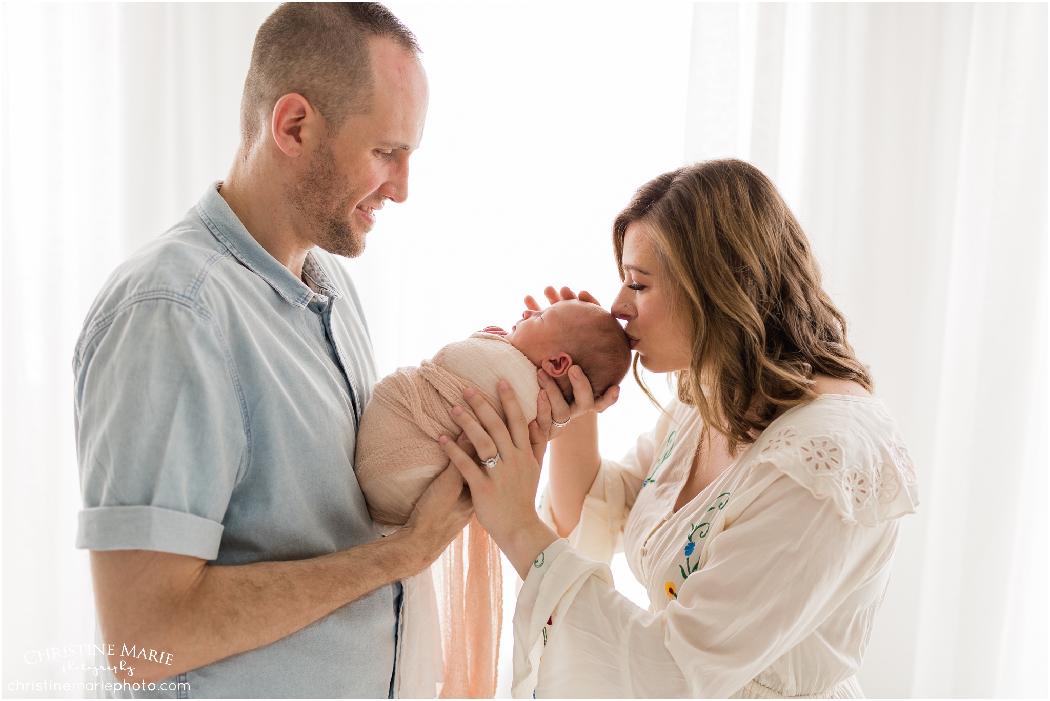 natural newborn and family photos