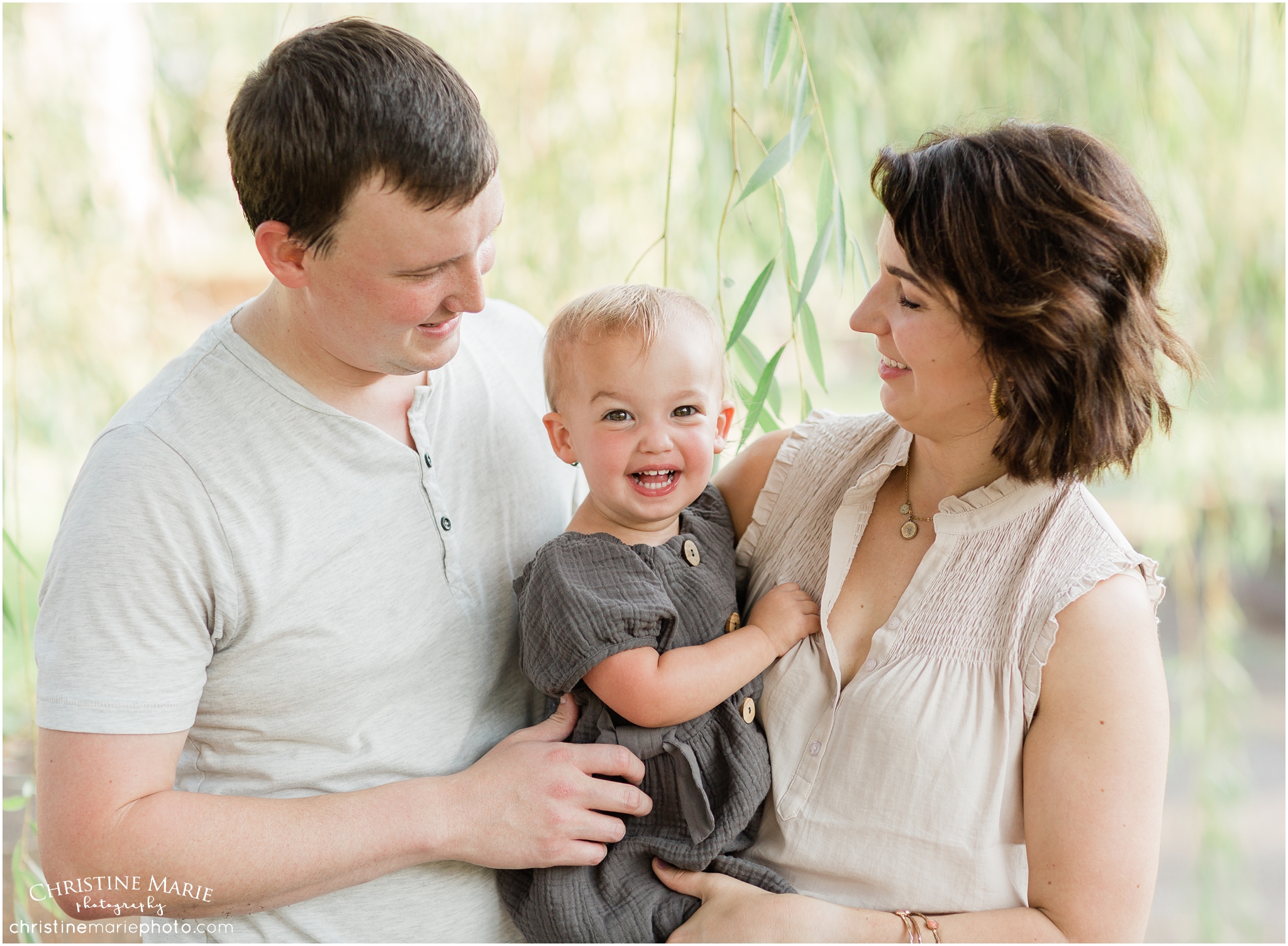 family under a willow tree, christine marie photography