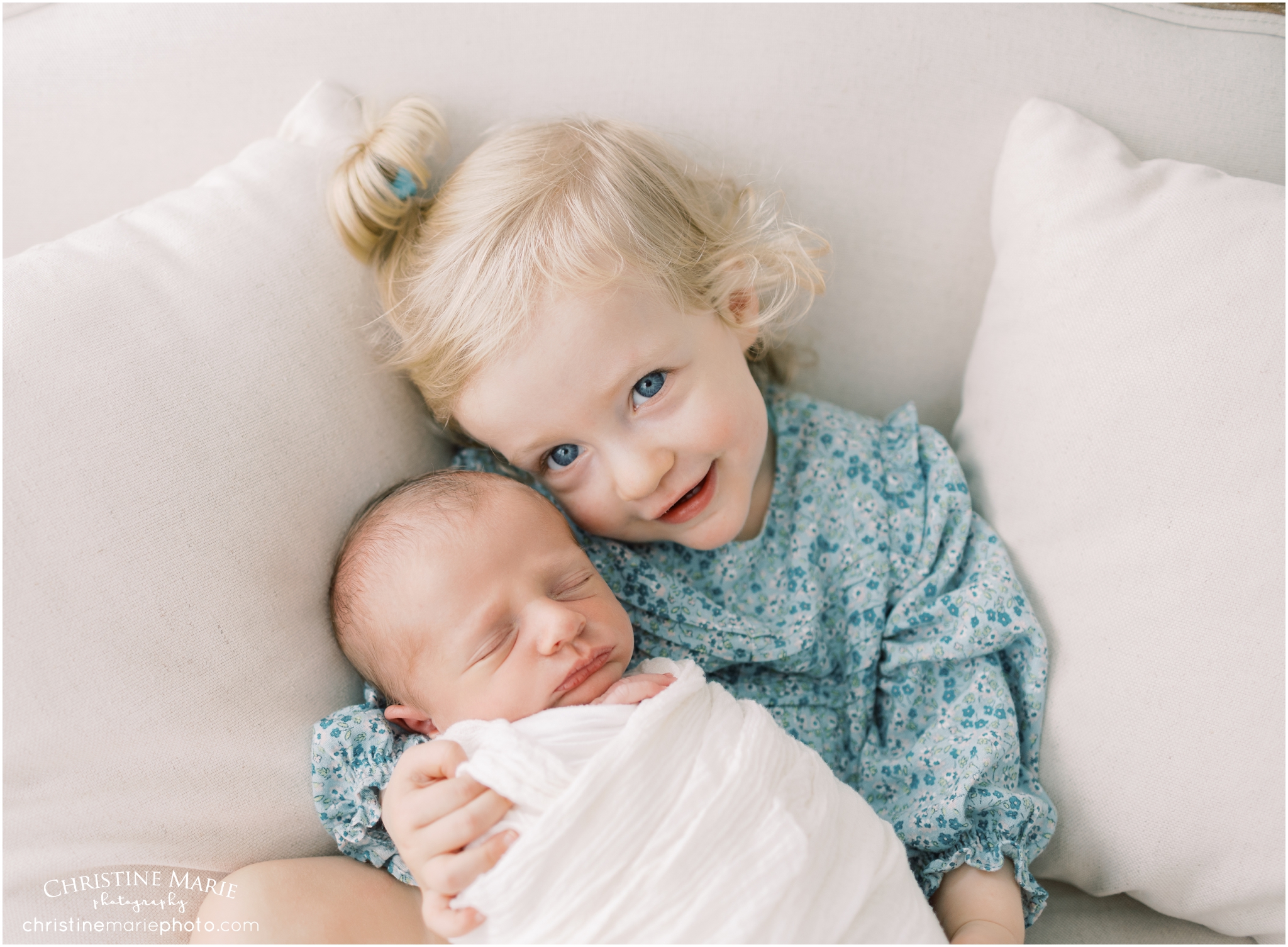 sibling photos, Milton newborn photographer