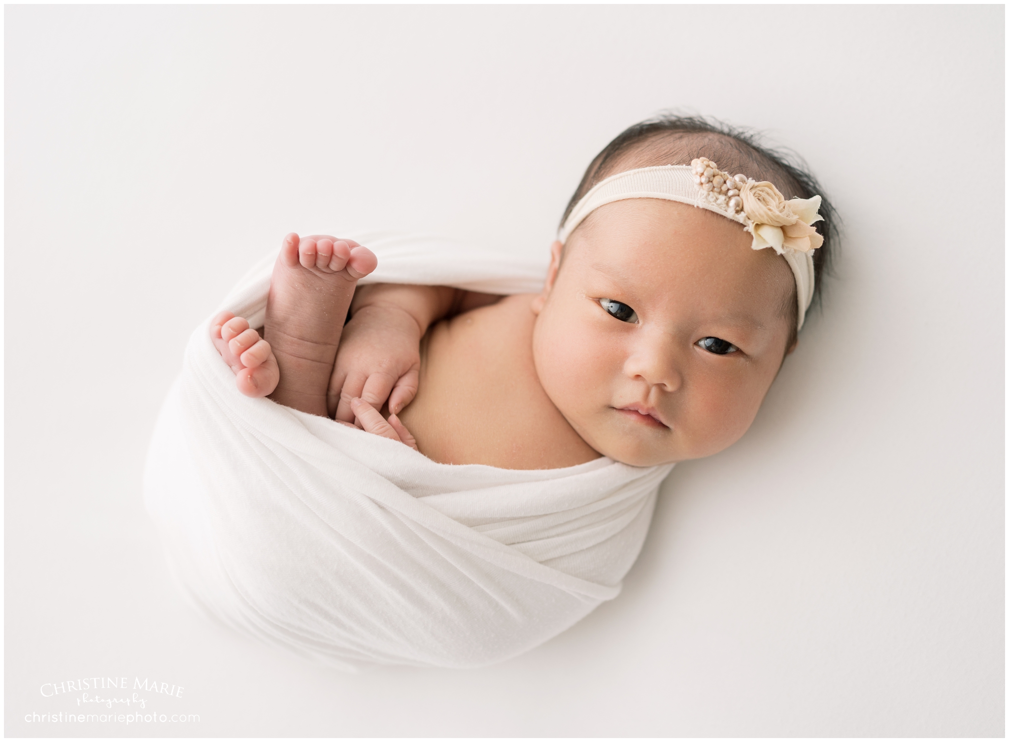 simple natural newborn photography