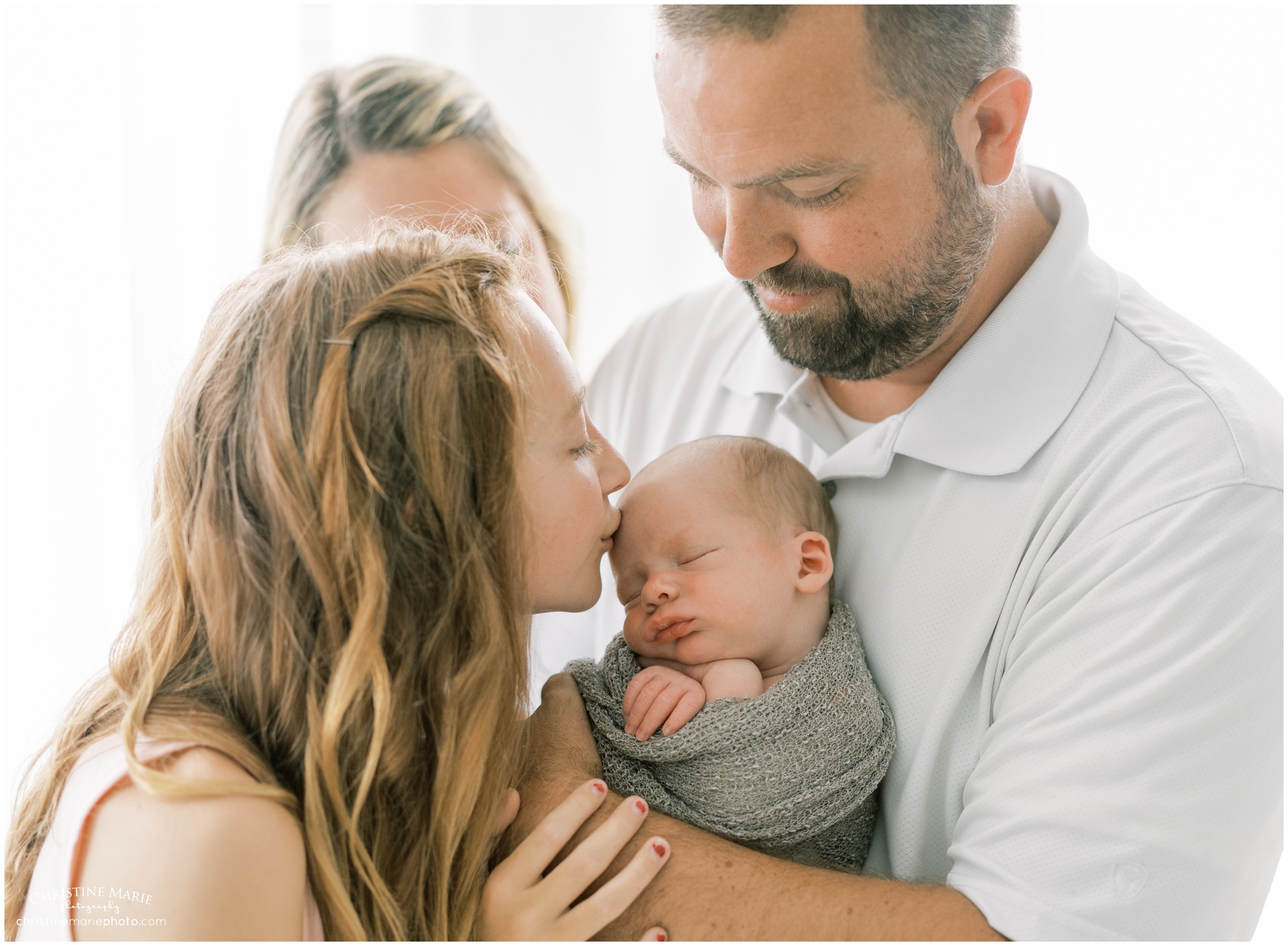 family and newborn photo in Atlanta GA photography studio