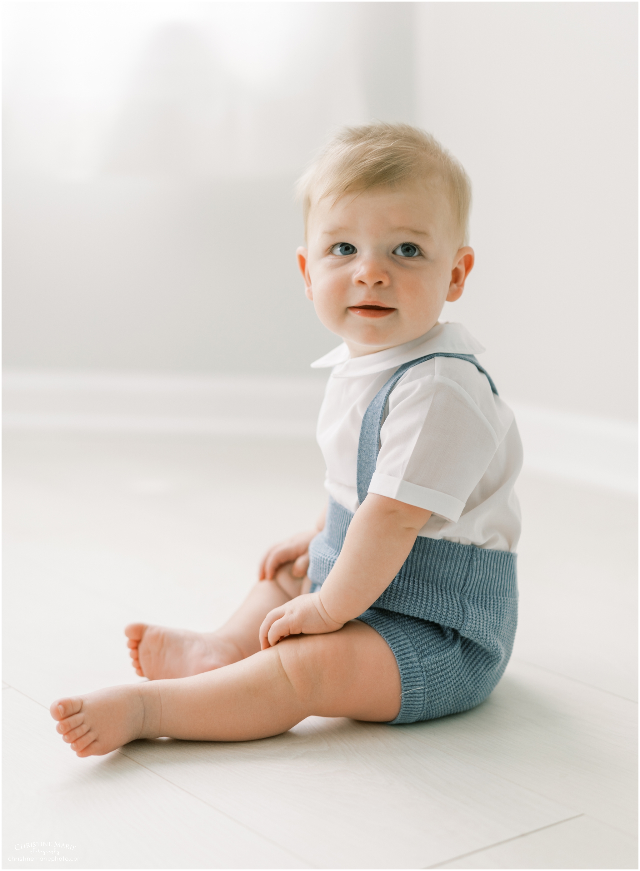 natural studio photography of 7 month old baby in Atlanta