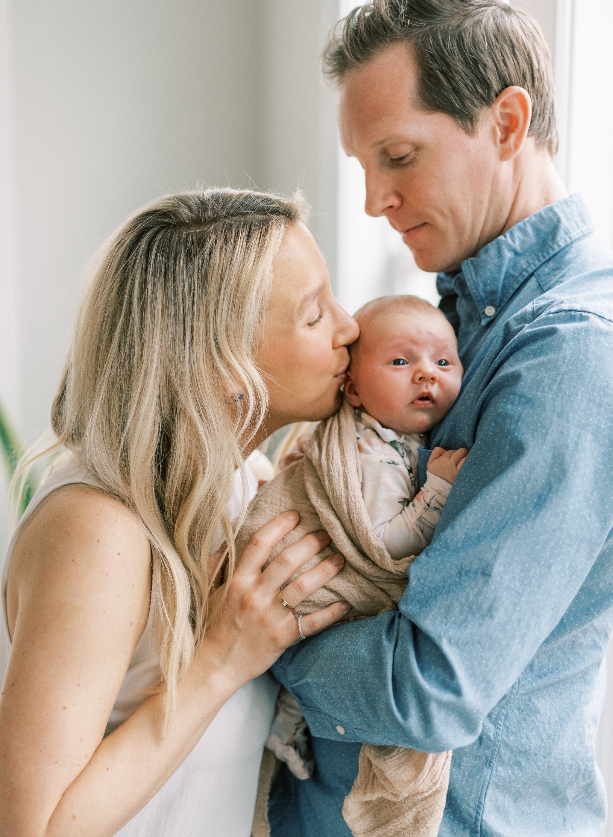 best lifestyle newborn photographer atlanta