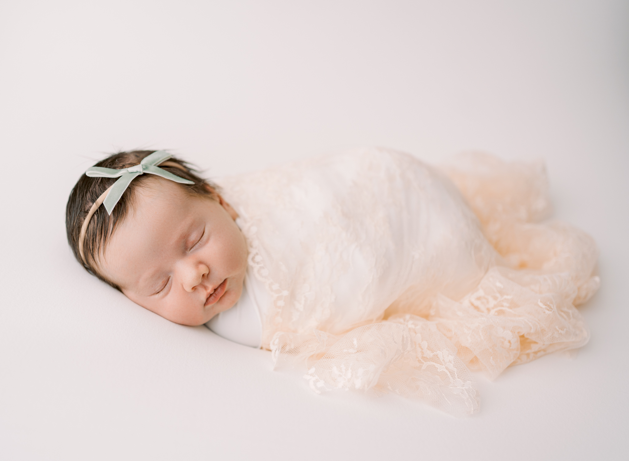 atlanta best newborn photographer,atlanta newborn photographer,cumming newborn and family photographer,cumming newborn photographer,light and airy newborn photos,natural newborn photos,newborn session,studio newborn photographer atlanta,studio newborn photographer in Cumming,