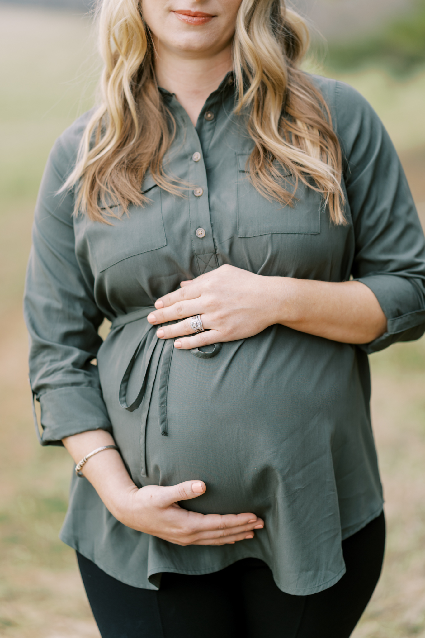 natural maternity photos in Cumming, GA