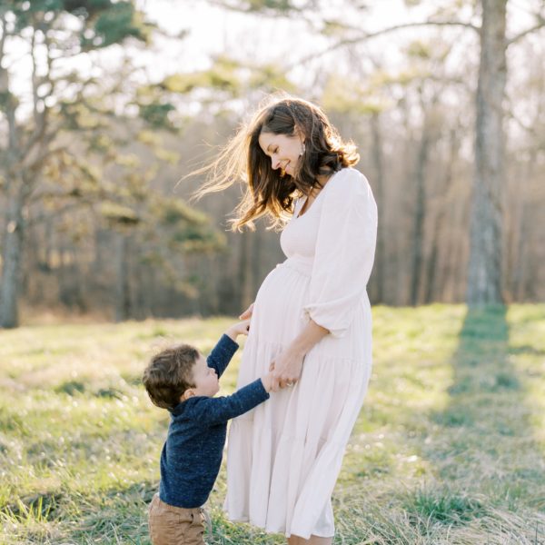 Alpharetta Maternity Photographer | Natural Outdoor Maternity and Family Photos