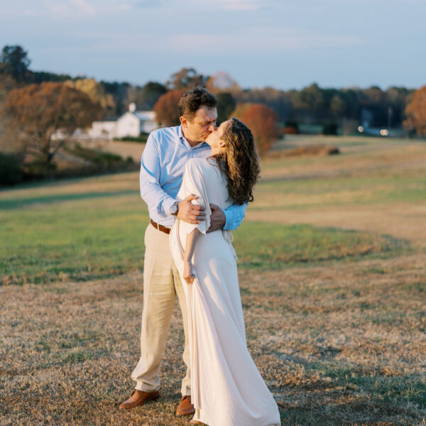 Natural Maternity Photography in Cumming, GA | Maternity session in a scenic field